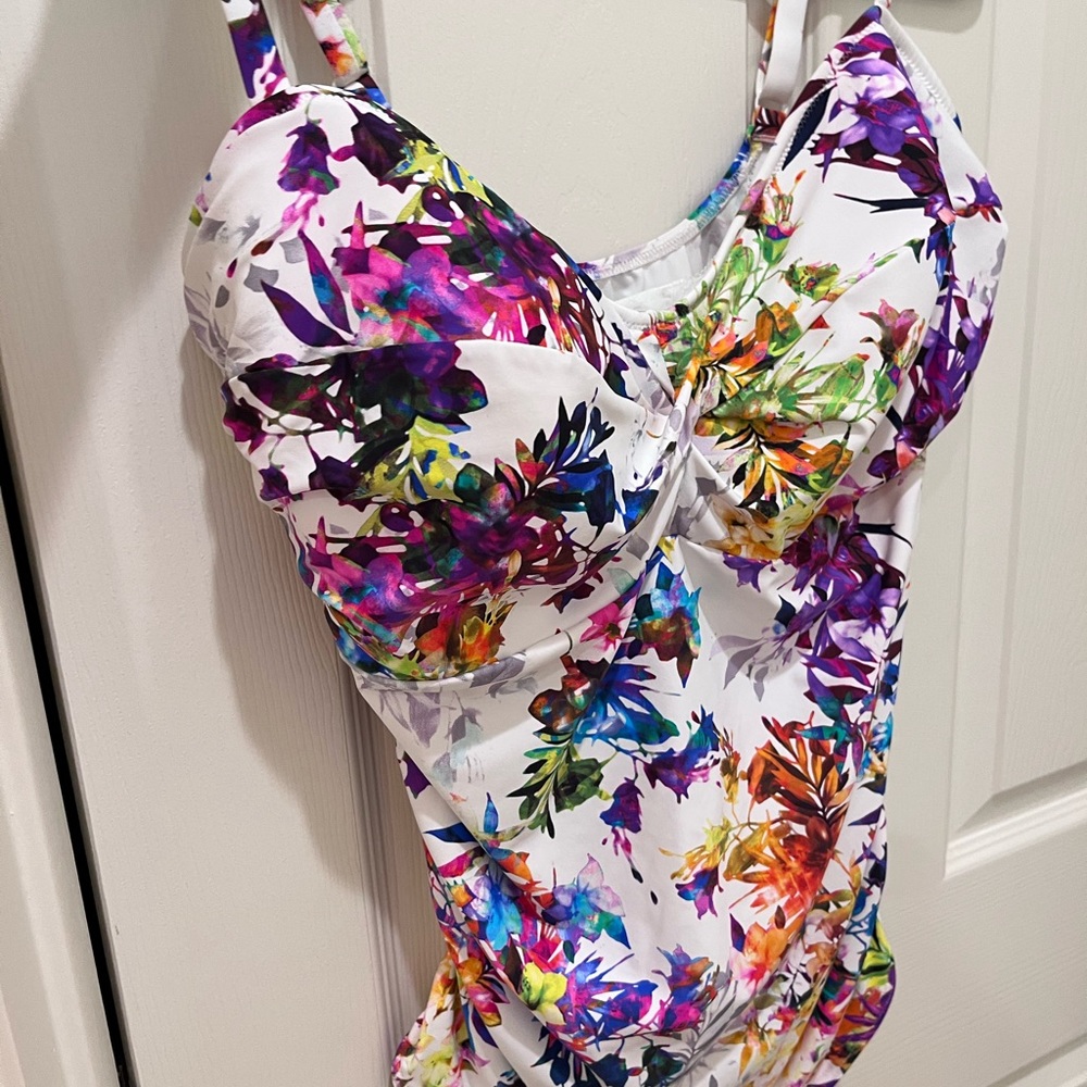 Fantasie Twist underwire tankini and bottoms. NWT (2 pieces).